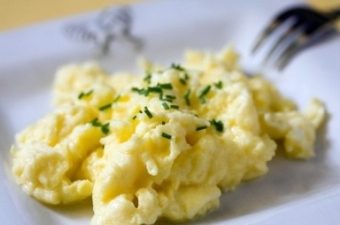 Breakfast Recipe: Scrambled Egg and Cheese