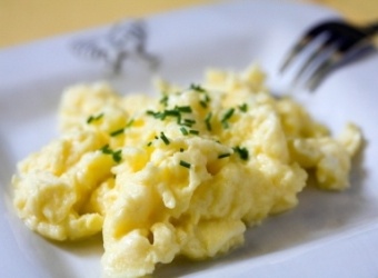 Breakfast Recipe: Scrambled Egg and Cheese