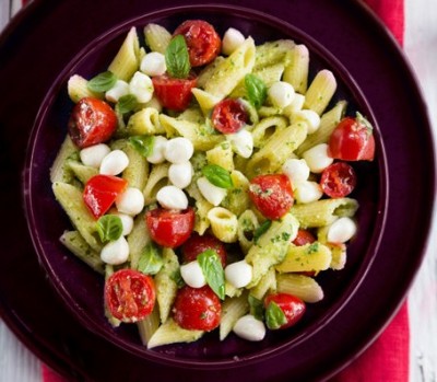 How to Make Tomato Pesto Pasta Salad