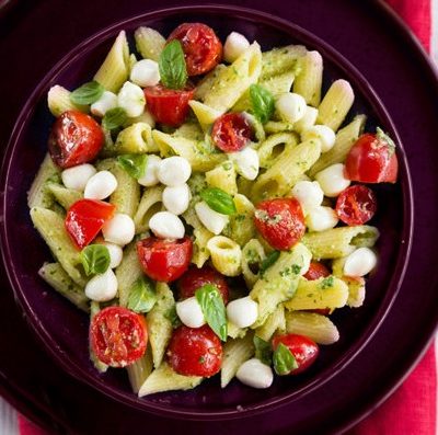 How to Make Tomato Pesto Pasta Salad